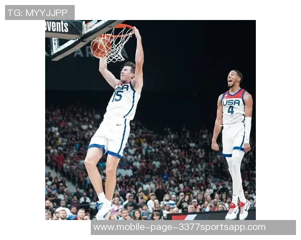 爱德华兹赛后庆祝达成一万分里程碑并获得比赛用球的荣耀时刻 爱德华兹赛后庆祝达成一万分里程碑并获得比赛用球的荣耀时刻